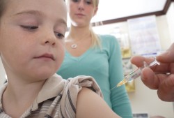 Что давать ребенку после прививок thumbnail