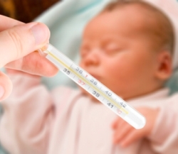 В течении которого времени у ребенка может подниматься температура после прививок