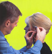 Слуховое протезирование при глухоте
